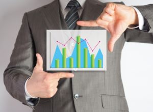 自社の成果を定期的に発表する